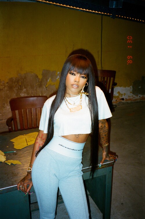 Maliibu Miitchaa4ac8682c7d1fdc