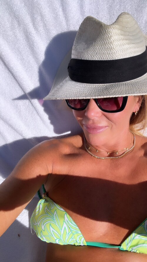 Mandy 128252a08b824f3f9