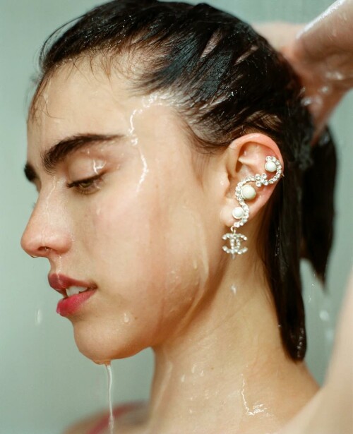 MargQ6766a86378bfecf2a