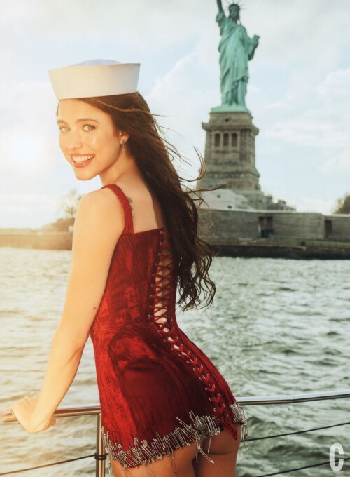 Margaret Qualley 1056a4f1608f3d9256