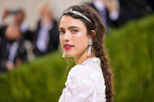 Margaret Qualley 2021 Met Gala Celebrating 5hET6mS2ZeJx