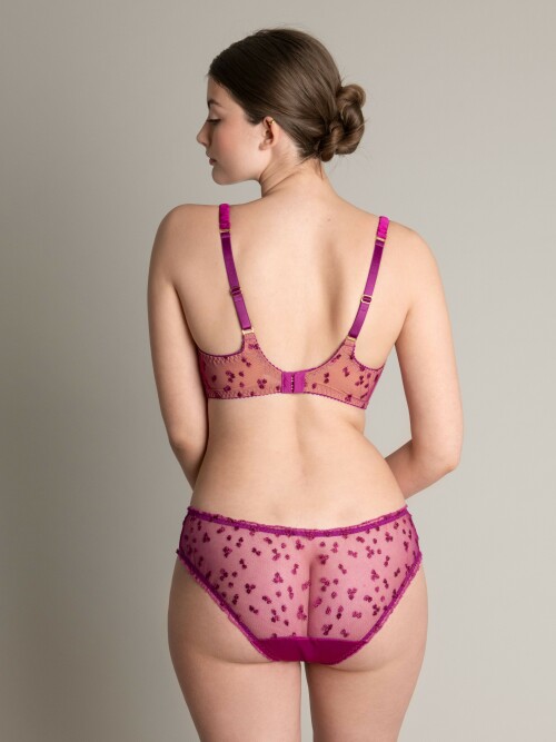 MargotHotPinkBriefBack.jpg.0ffce1d5b30e69a416be2db9597d4965