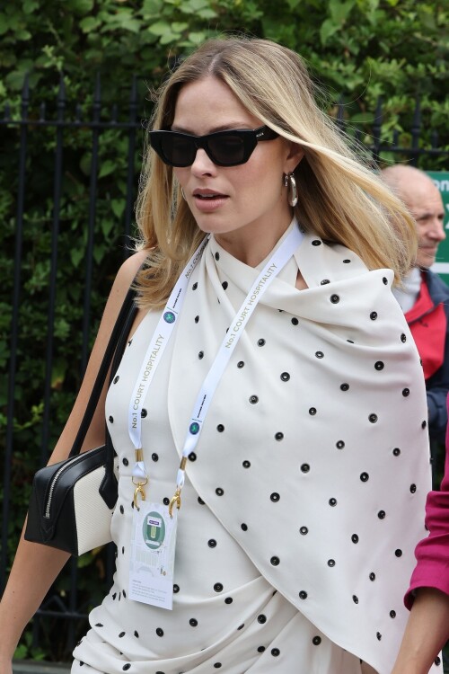 Margot Robbie at Wimbledon in London 07 12 2024 22 7d79058bd14f184e