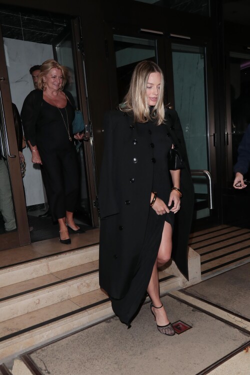 Margot Robbie leaving the Roof Gardens in London 07 11 2024 13 9d510d34cc3a9a55