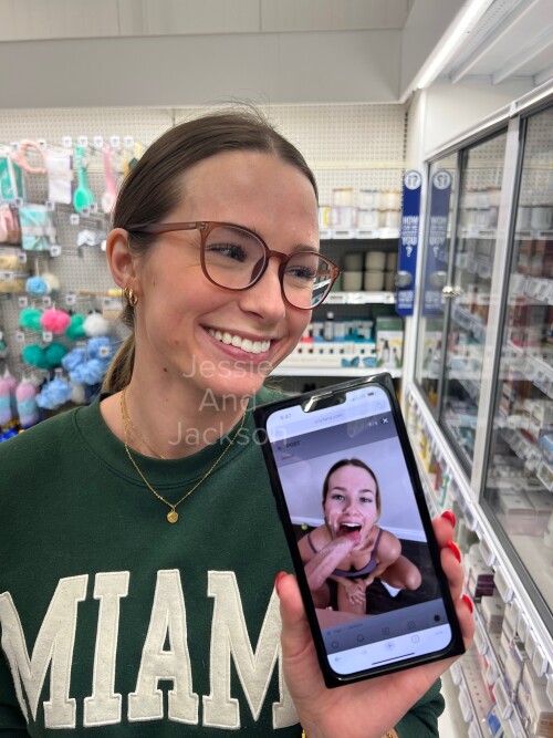 Me in the wild getting groceries VS me online The fact that I look so innocent in my daily life make