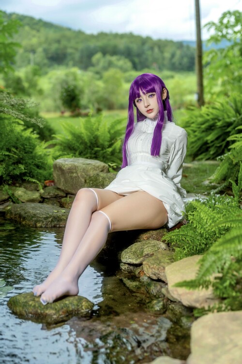 Meiilyn-yuumeilyn-cosplay-Fern---Sousou-no-Frieren-7f2a7dcfc4f5bba33bf00321a55ad950f.jpeg