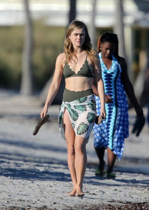 Melissa Roxburgh Bikini 06