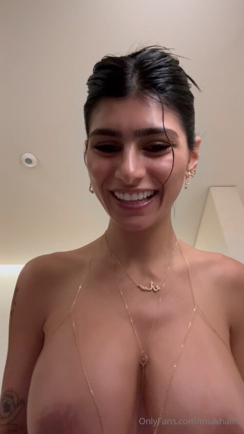 Mia K.mp4 20251010 001627.9868033f17301fdfc90