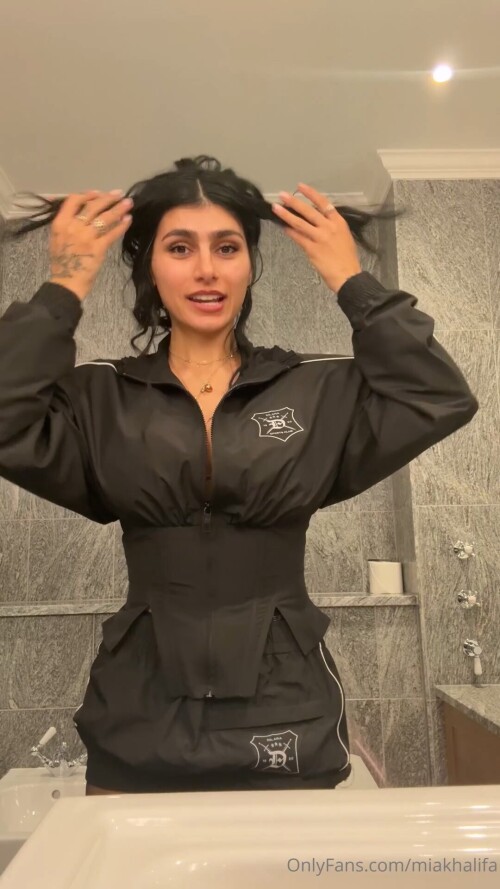 Mia K.mp4 20251012 170921.08383f522c1e1c6edcc