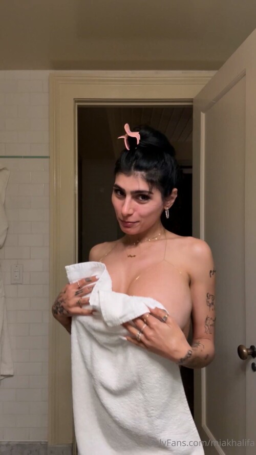 Mia K.mp4 20251016 210503.237f9ee896214b64e8b