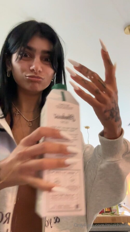 Mia K.mp4 20251023 195142.70144a43ded8b22302d