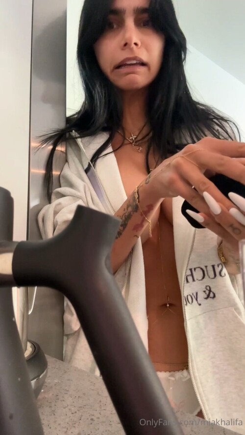 Mia K.mp4 20251023 195149.605b93faeb8d6f528f3