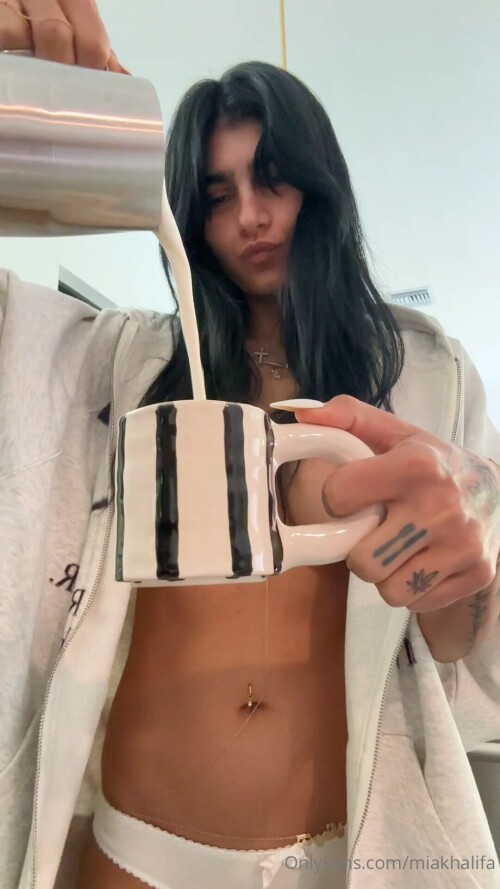 Mia K.mp4 20251023 195202.453977ae4c8bfa60f21