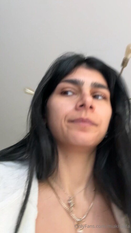 Mia K.mp4 20251023 195229.632ff7cb360cd31f5dd