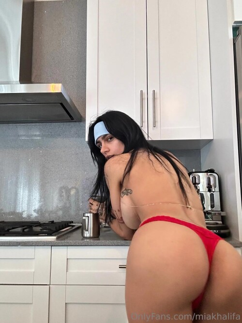 Mia Khalifa 3205225631ee12c5b74a60b2aa