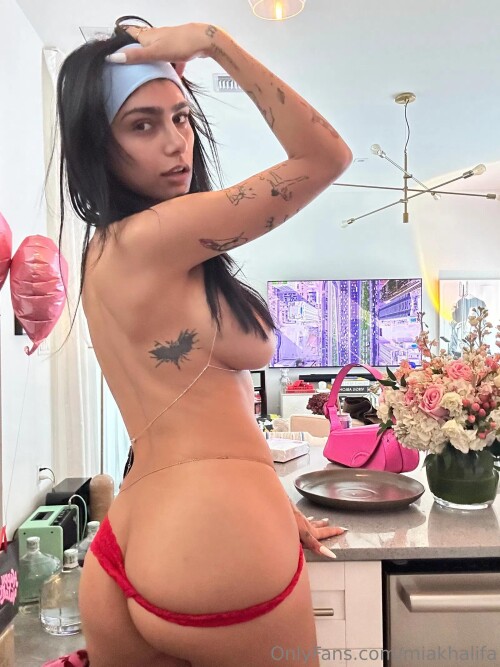 Mia Khalifa 32052256541c197f584f2ae06e