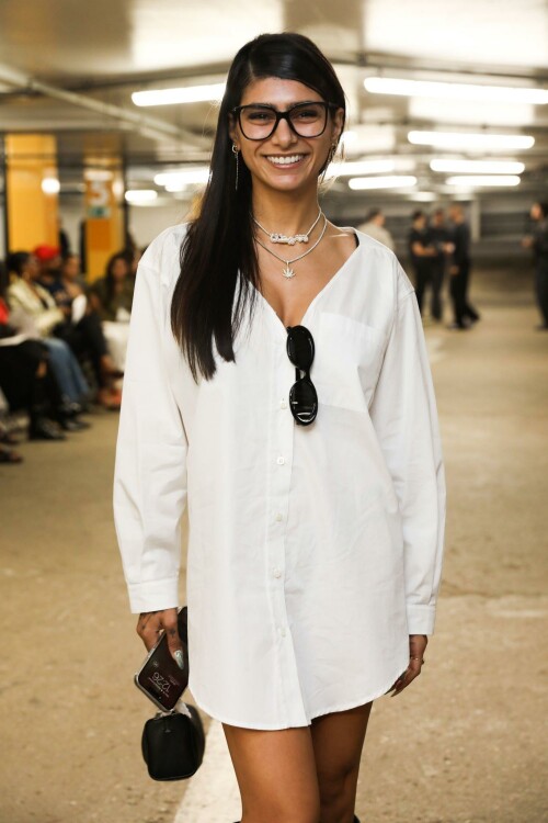 Mia Khalifa 50eb3e284cc81ca2f