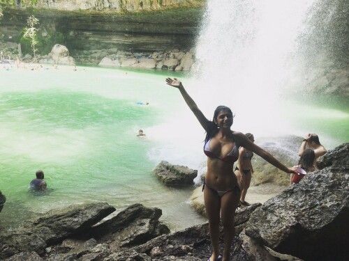 Mia Khalifa 7463ae63bfa2973709