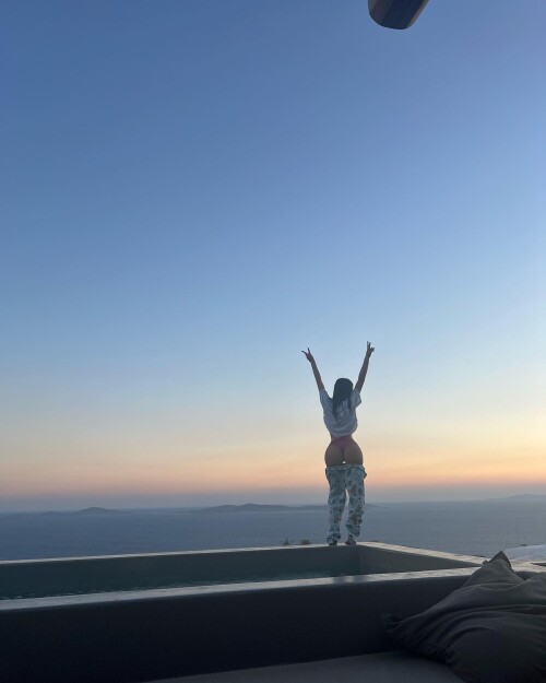 Mikaela Testa 18ac96ac2f0bcb03c