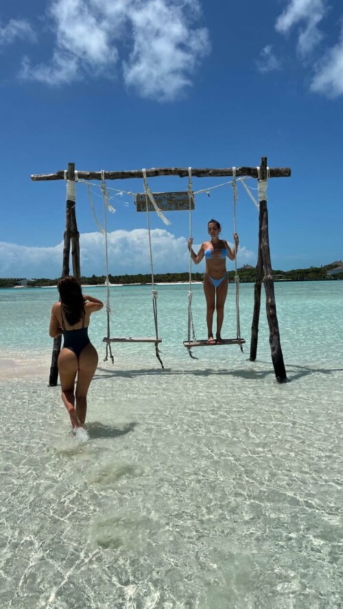 Mikaela Testa 2052a245f40cc8598e