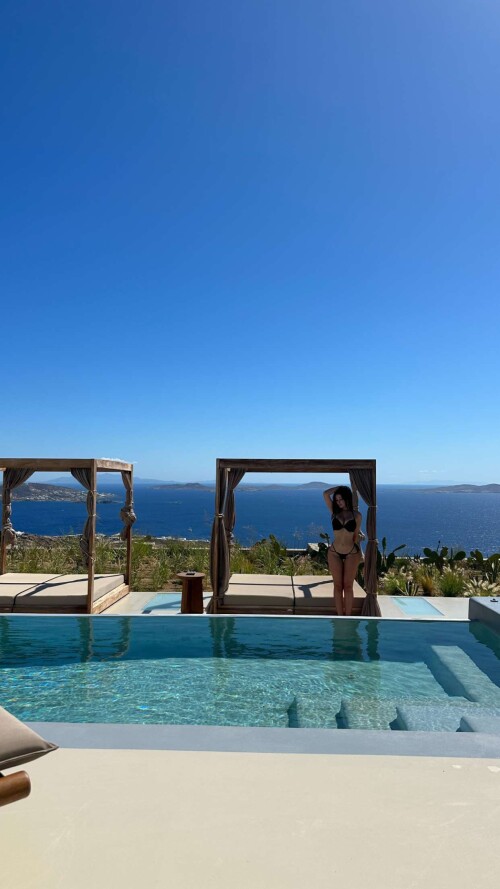 Mikaela Testa 29731ba0b7af3bfc92