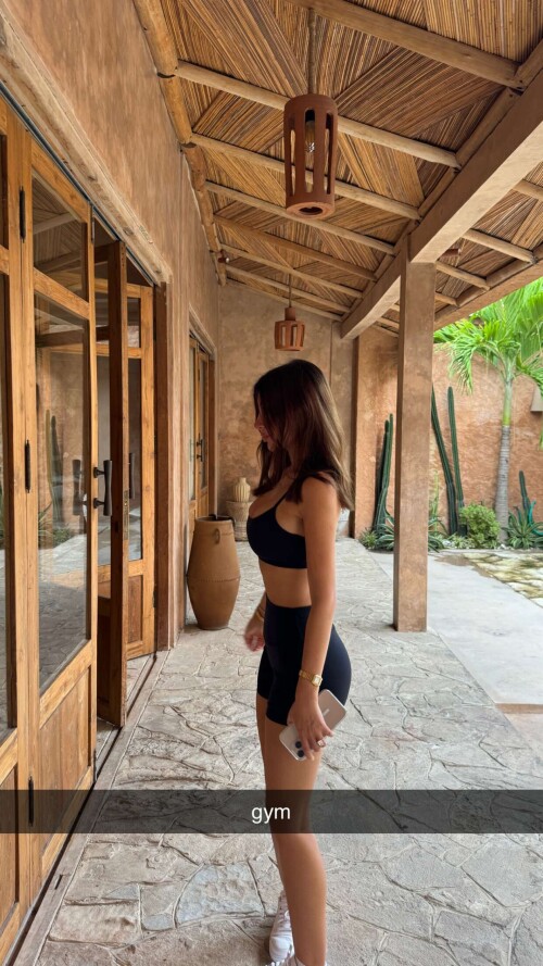 Mikaela Testa 800f54cc1601956ba