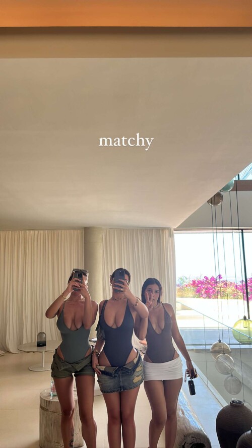 Mikaela Testa 8a9b4687ccb8aeddf