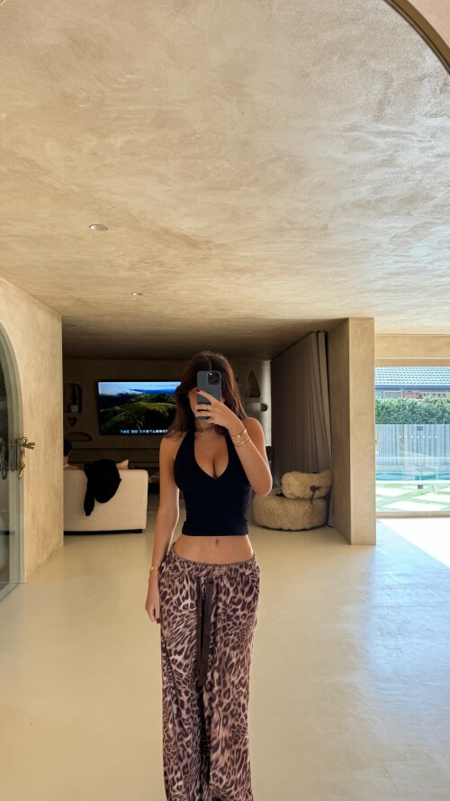 Mikaela Testa73afc0a99b0f546a