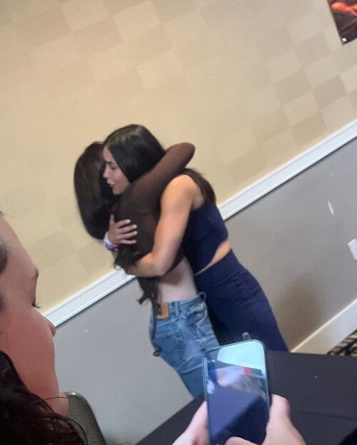 Mikey Madison with Melissa Barrera 20247a3a59d7de023270