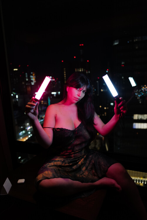 Mila locked GLOW in Tokyo Limited edition set 01