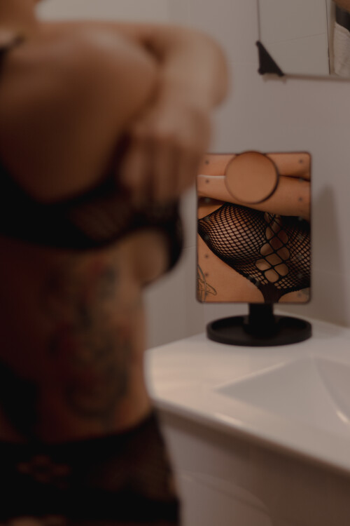 Milena before the shower 21b3650b27a4aa4878