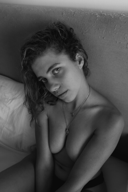 Milena the shower 3520a6188c020327b1