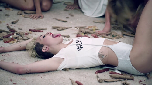 Miley Cyrus92468ef0cb4e671c2