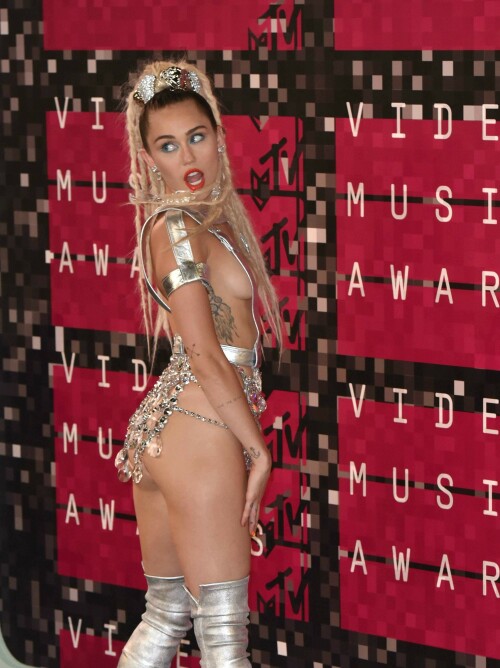 Miley Cyrus 2015 MTV Video Music Awards August 30 2015 699 001
