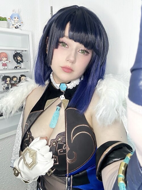 Minaa Yelan 02857308f3a3040532