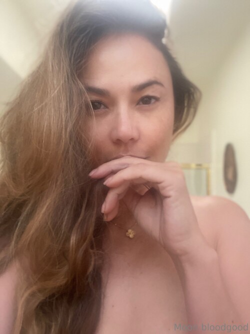 Moon 003e62f103537712399