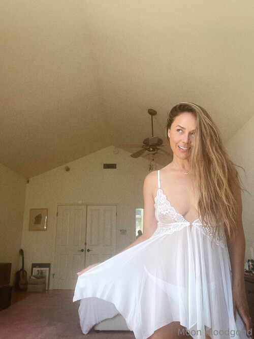 Moon 0070bc2d583da275123