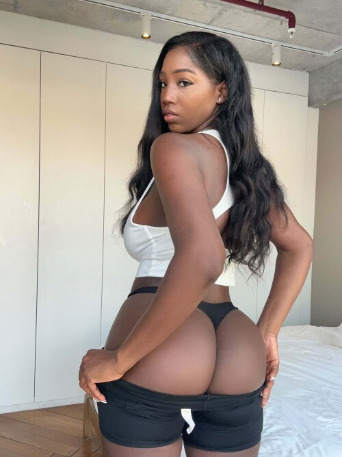 More Ass Pics106179f5527cf55a1