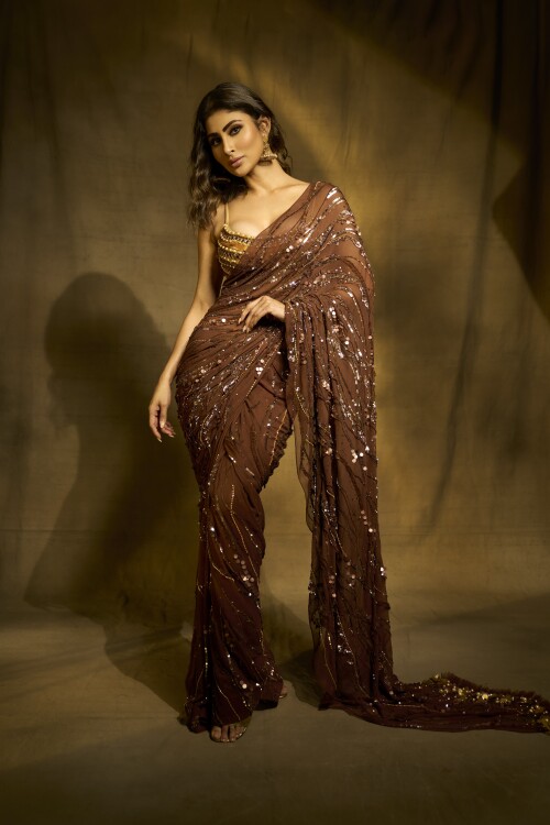 Mouni Roy 02da00cfc153e21ce5