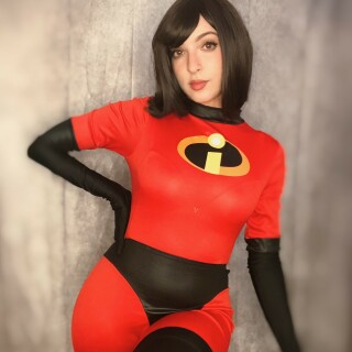 Mrs-Incredible-13df27d35424bb6bc