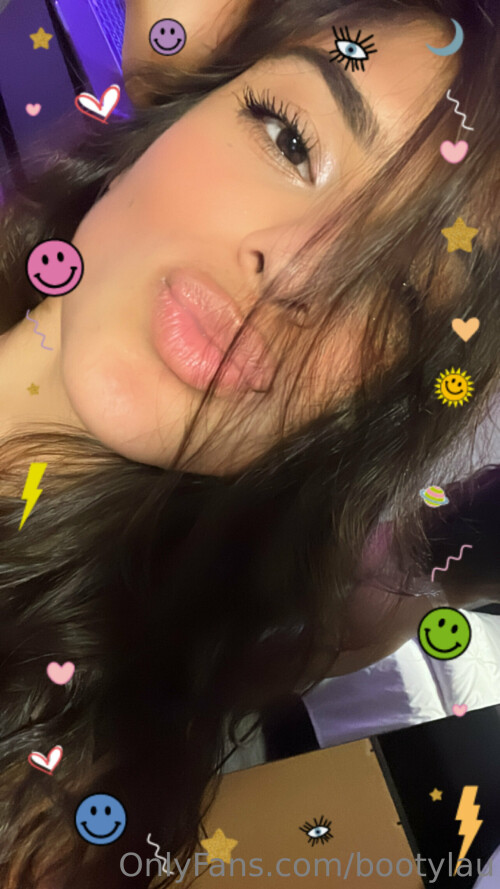 My fav Fan is getting a special surprise tomorrow Dying to know who it is fd5c6cc28af11397