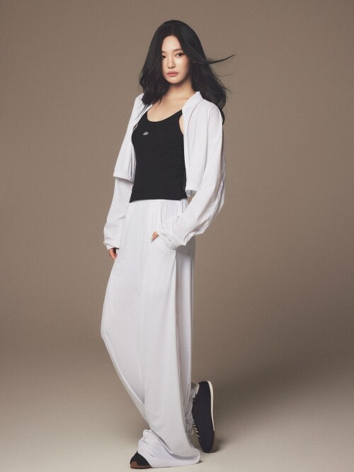 NINGNING x alo documents 21f30994fd4d4a0a1e