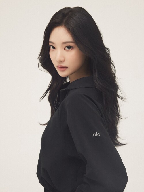 NINGNING x alo documents 28937b253e03c3b29