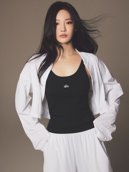 NINGNING x alo documents 3626a5ba9547f7af5