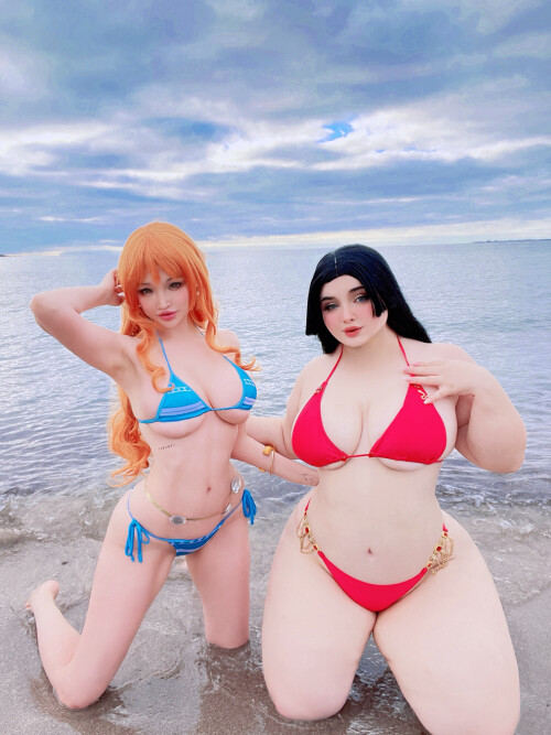 Nami x Boa Hancock cosplay by Hidori Rose x Bunniemommy 14aa07782625e3c4ca