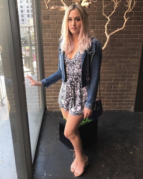 Naomi Kyle Feet 27045509a1afe4a1973eb93