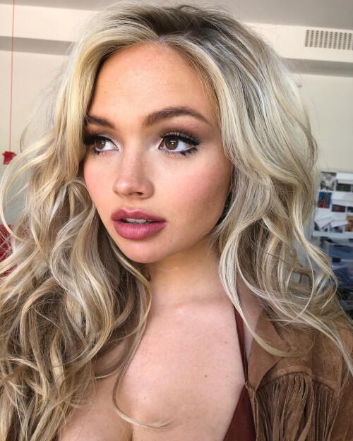 Natalie Alyn Lind 1e842c8f7b0f17d99
