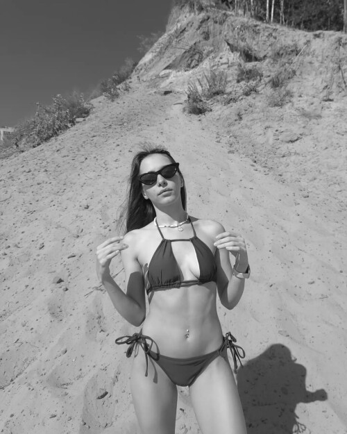 NavelTighsCUMBWe24a6250780968f5