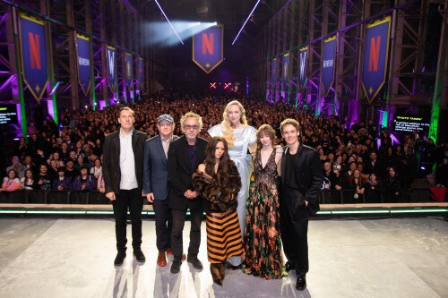 Netflix Wednesday S2 Doom Tour Purple Carpet Coverage Group Selfie1b855a354593202d