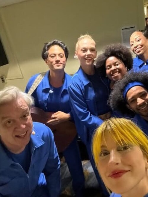 New photos of hayleywilliams with davidbarnes and his team ...... paramore hayleywilliams 26b72a7e45